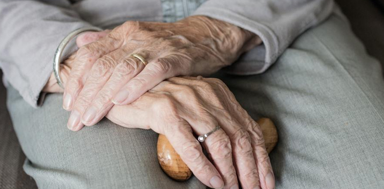 95 سالہ معمر خاتون کا ناقابل فراموش کارنامہ