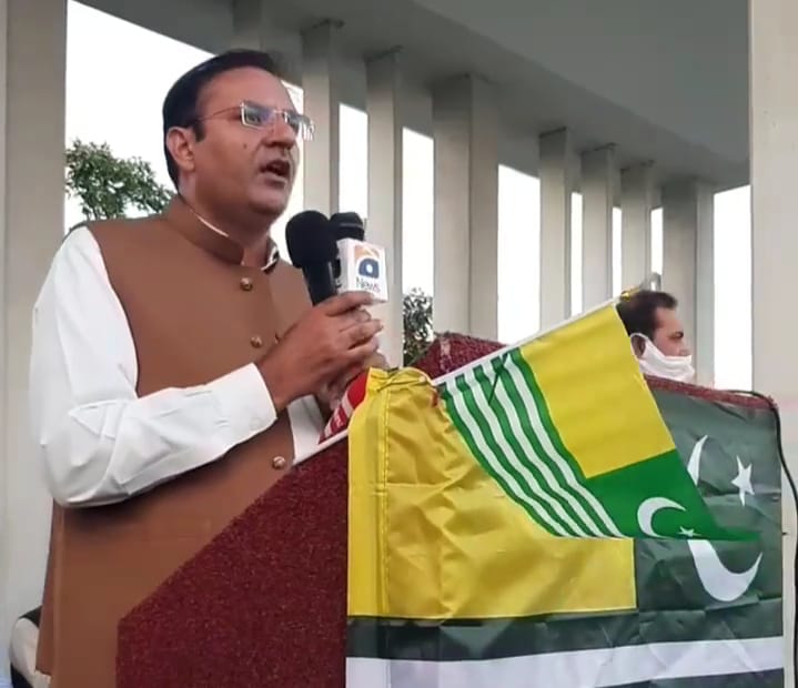 تحریک کشمیر اٹلی مظاہرے سے قمر ریاض خان کا خطاب