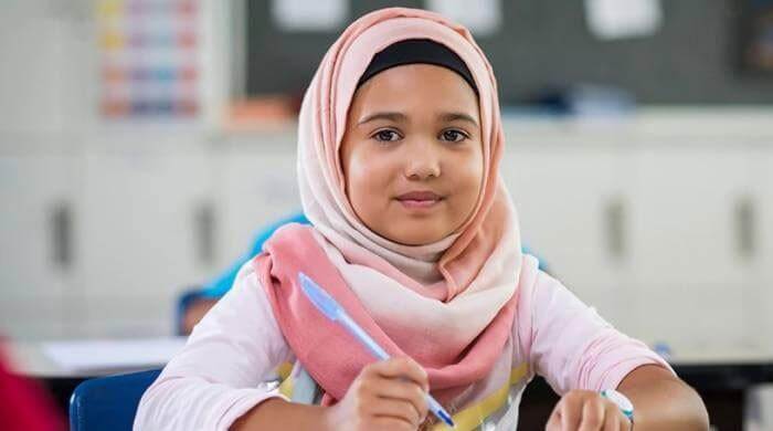 آسٹریا کی عدالت نے اسکولوں میں اسکارف پر پابندی کے قانون کو ختم کردیا