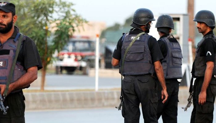 کراچی پولیس کا اہلکاروں کی پرانی ویڈیوز وائرل کرنے کیخلاف کارروائی کا فیصلہ