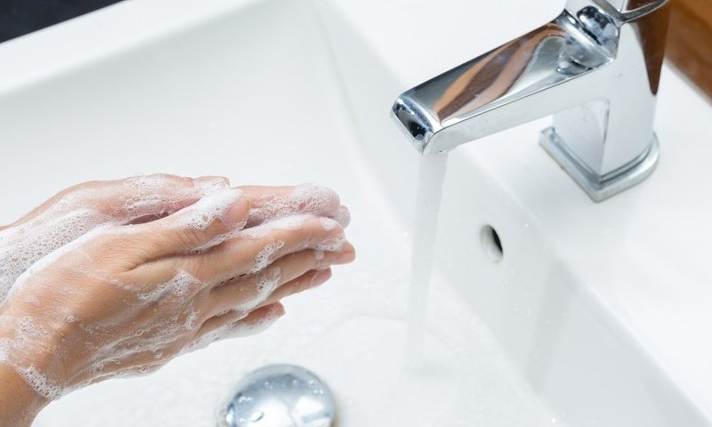 وہ عام چیزیں جن کو چھونے کے فوری بعد ہاتھ ضرور دھوئیں
