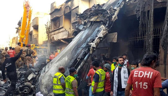 طیارہ حادثہ، تین دوستوں کی میتیں اسلام آباد پہنچا دی گئیں